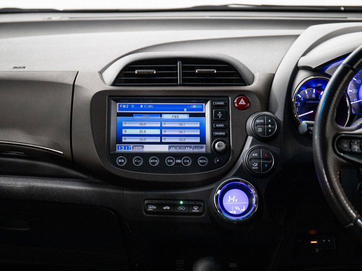 Honda Fit Shuttle 2011 - фото автомобиля