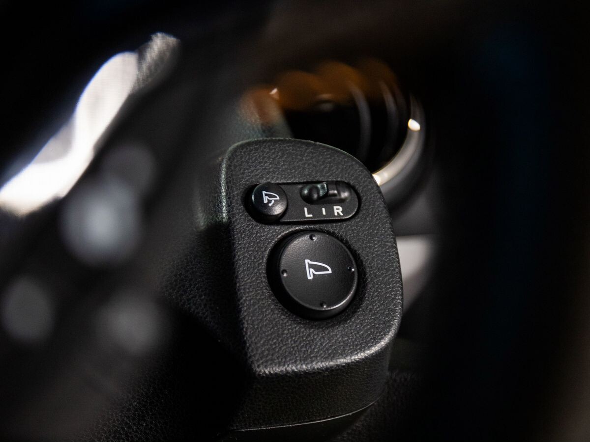 Honda Fit Shuttle 2011 - фото автомобиля