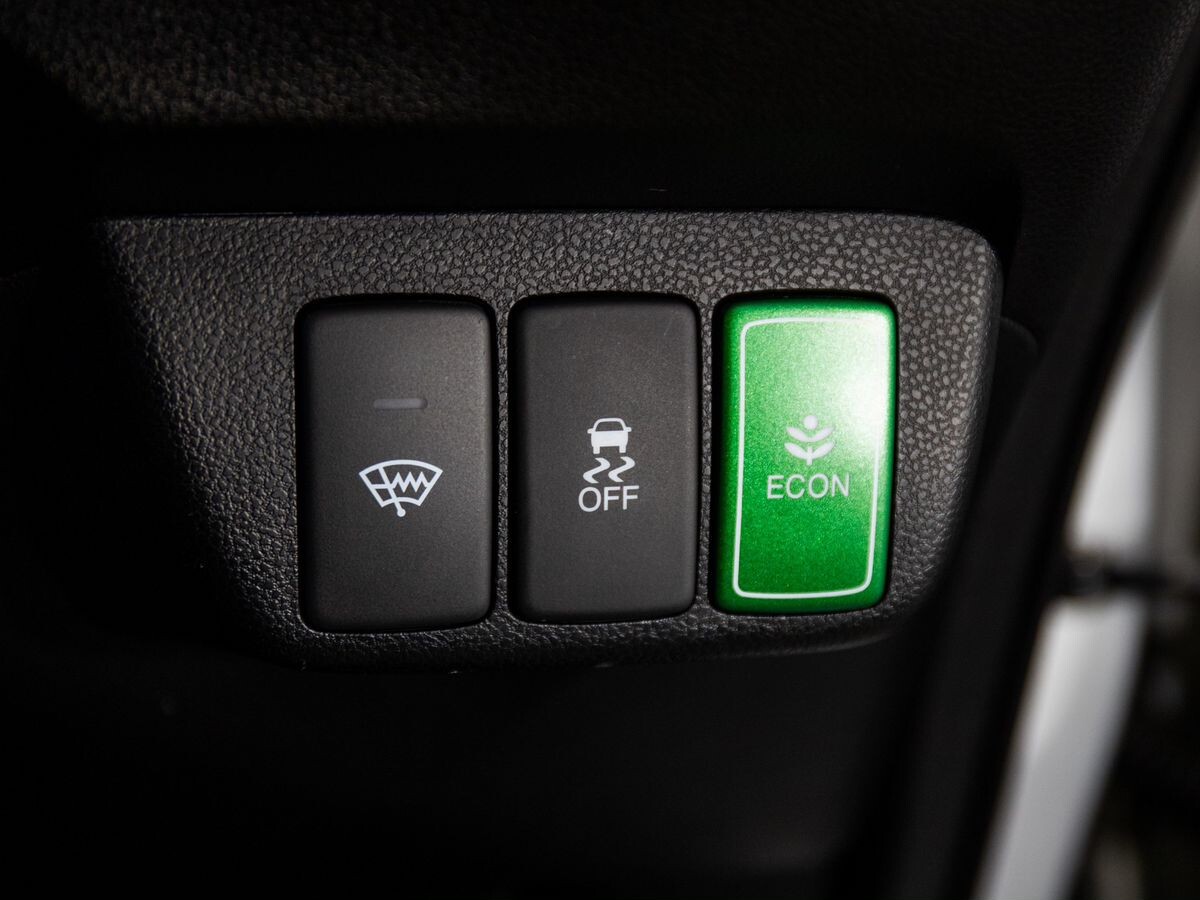 Honda Fit Shuttle 2011 - фото автомобиля