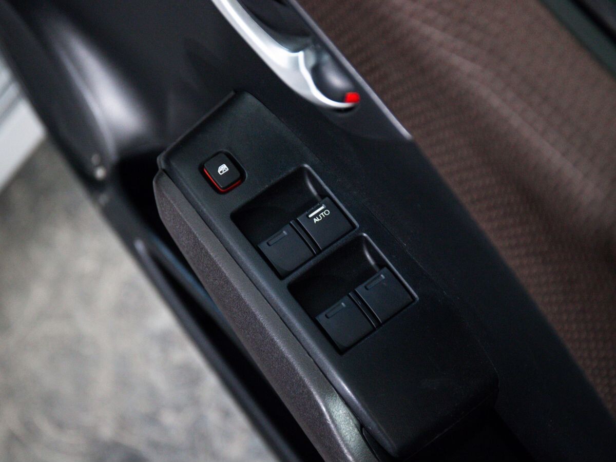 Honda Fit Shuttle 2011 - фото автомобиля