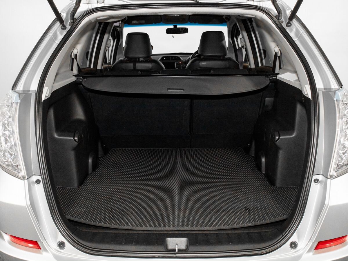 Honda Fit Shuttle 2011 - фото автомобиля