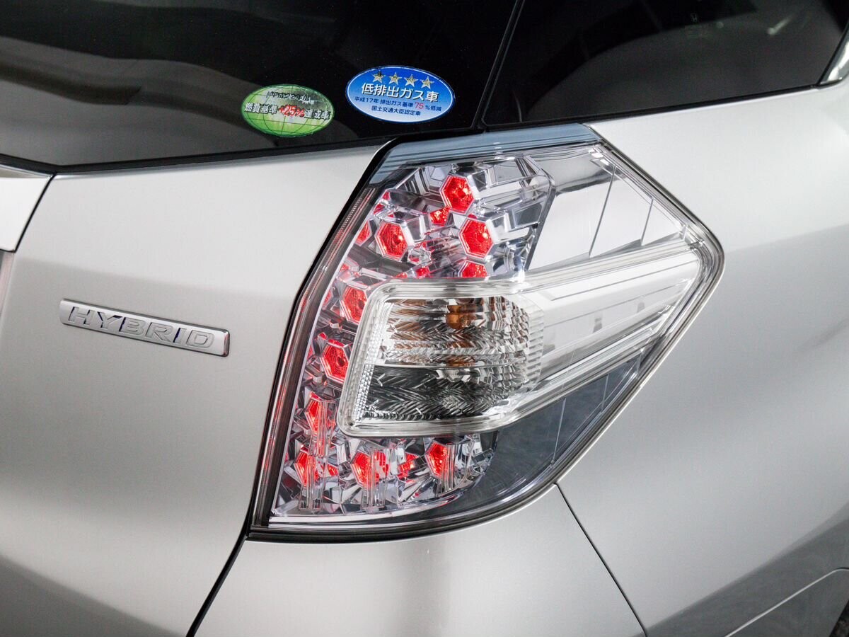 Honda Fit Shuttle 2011 - фото автомобиля