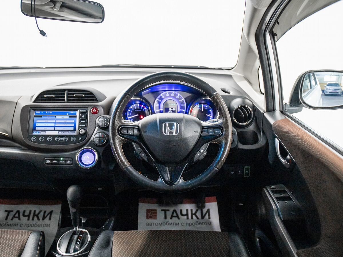 Honda Fit Shuttle 2011 - фото автомобиля