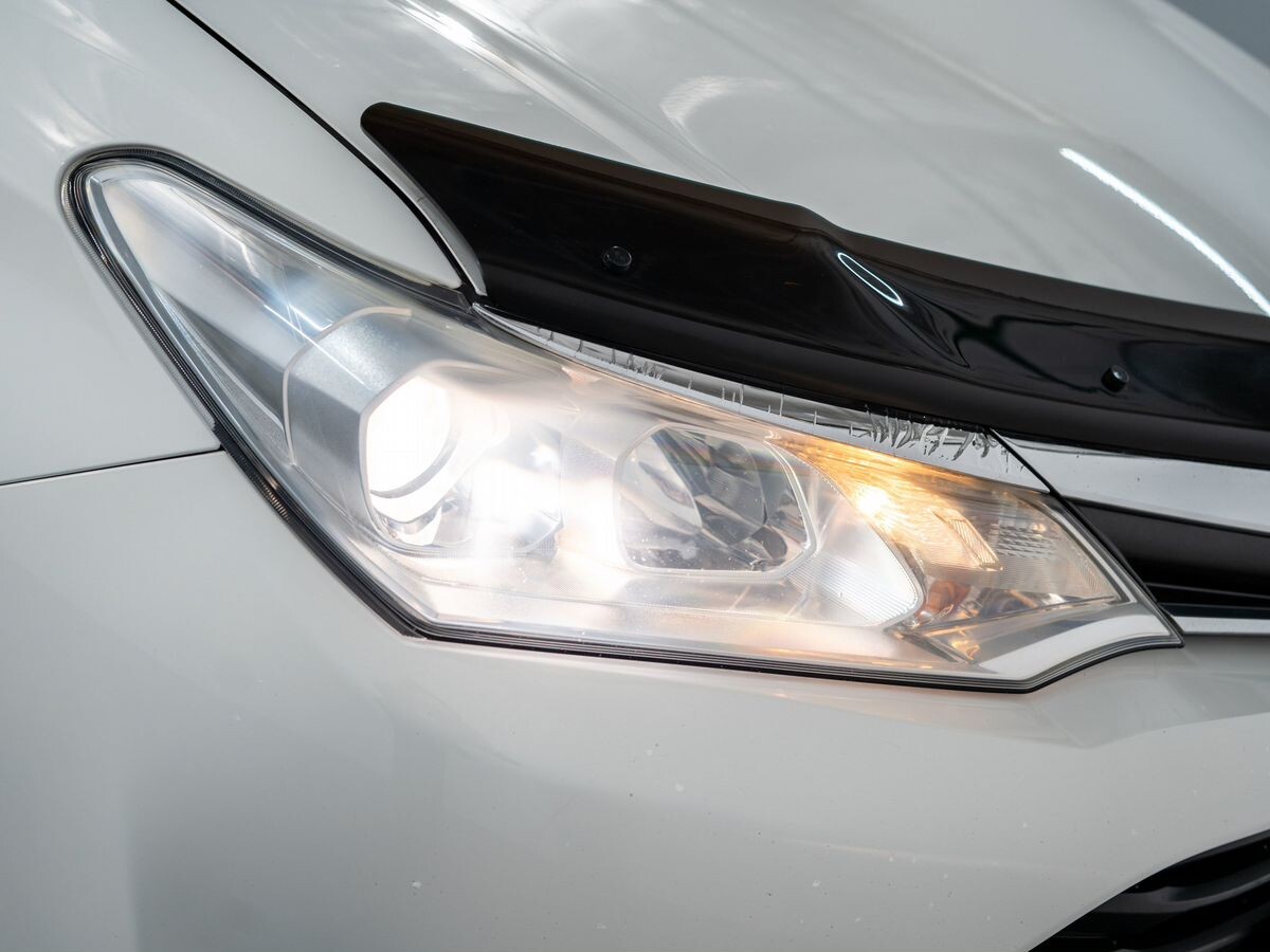 Toyota Corolla Fielder 2016 - фото автомобиля