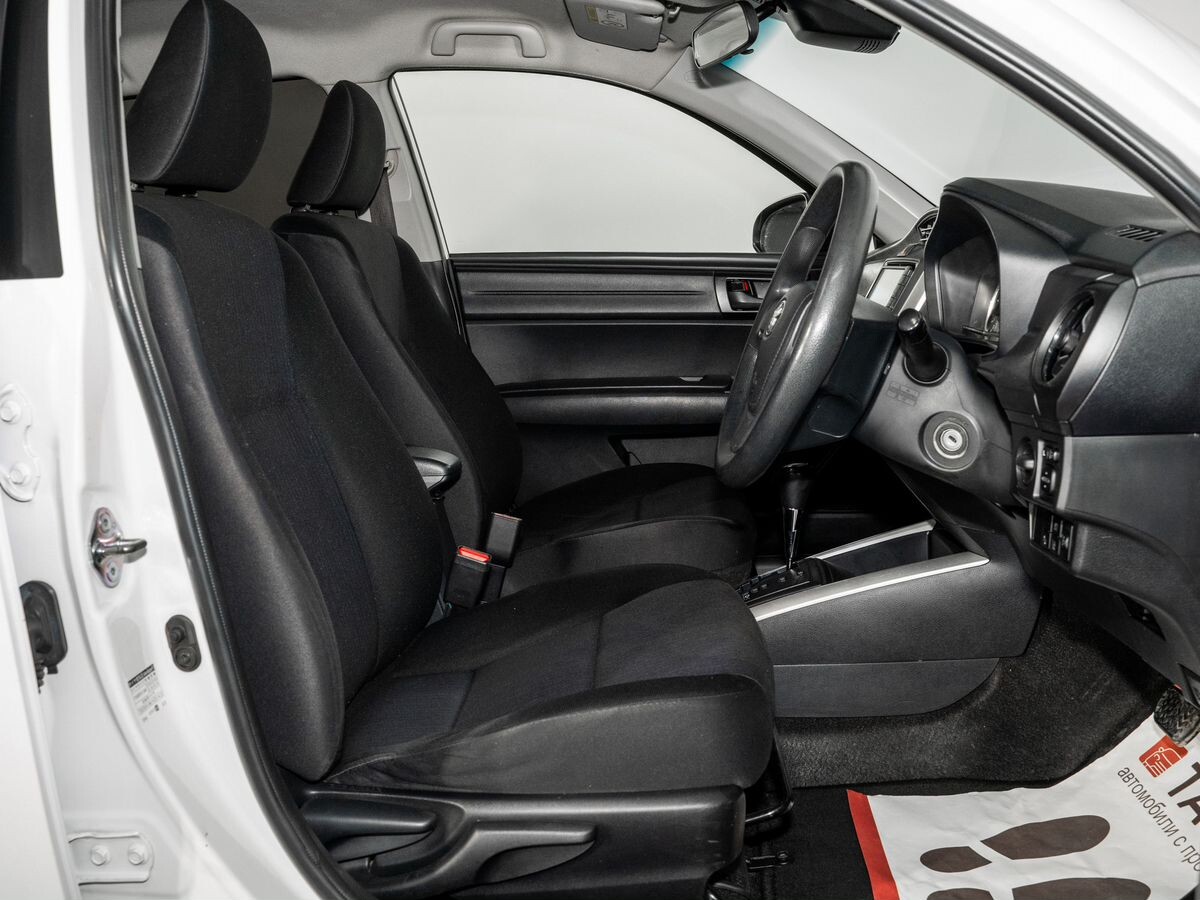 Toyota Corolla Fielder 2016 - фото автомобиля