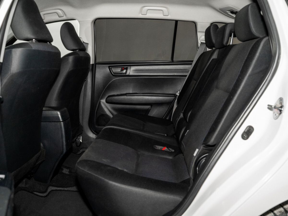 Toyota Corolla Fielder 2016 - фото автомобиля