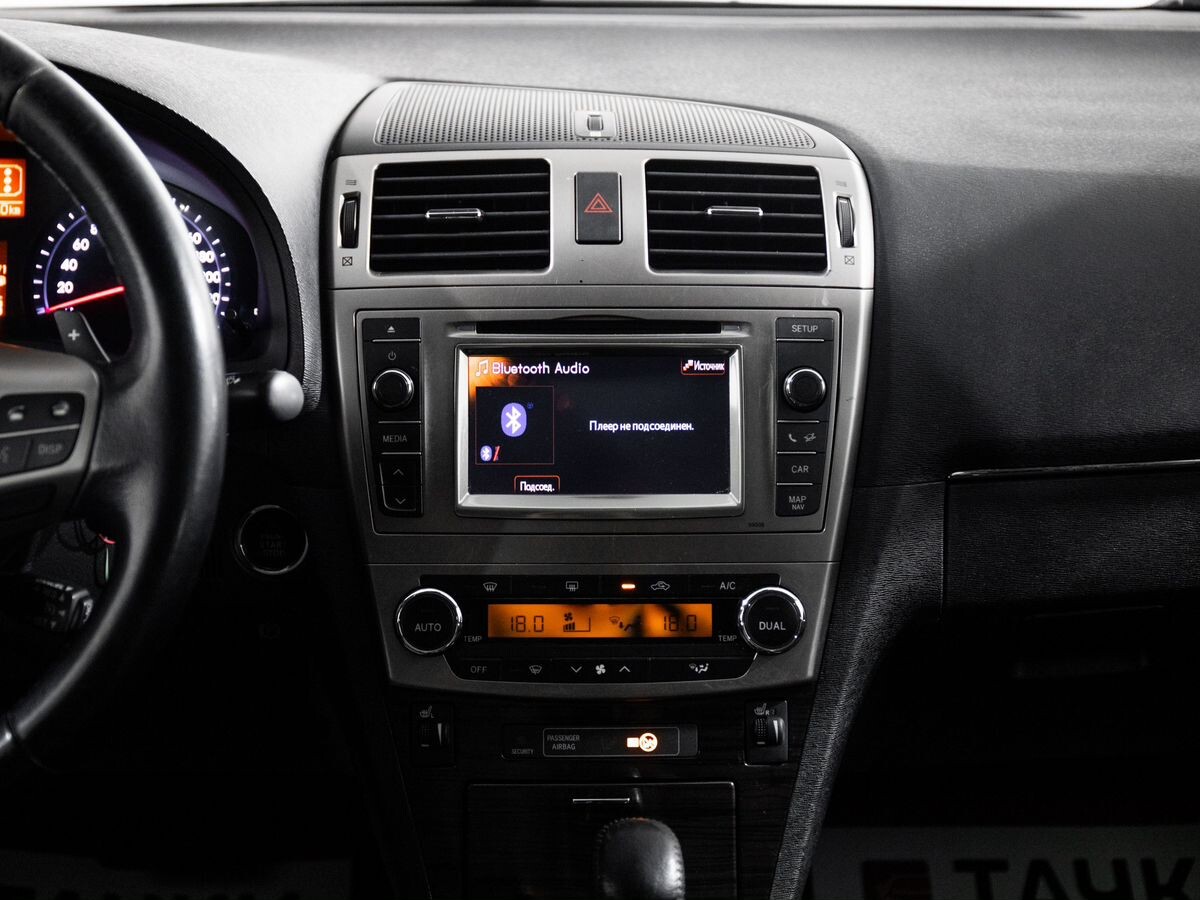 Toyota Avensis 2012 - фото автомобиля