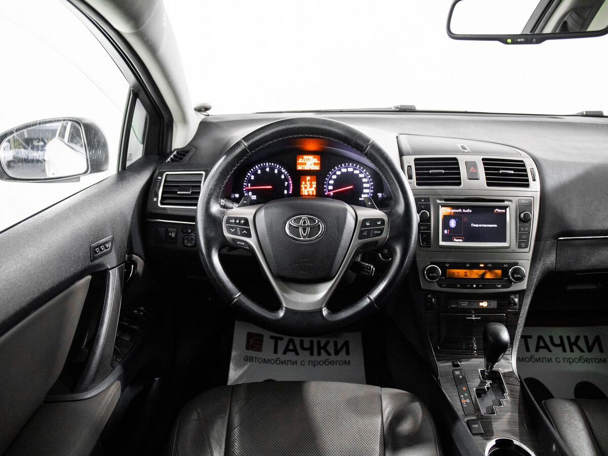 Toyota Avensis 2012 - фото автомобиля