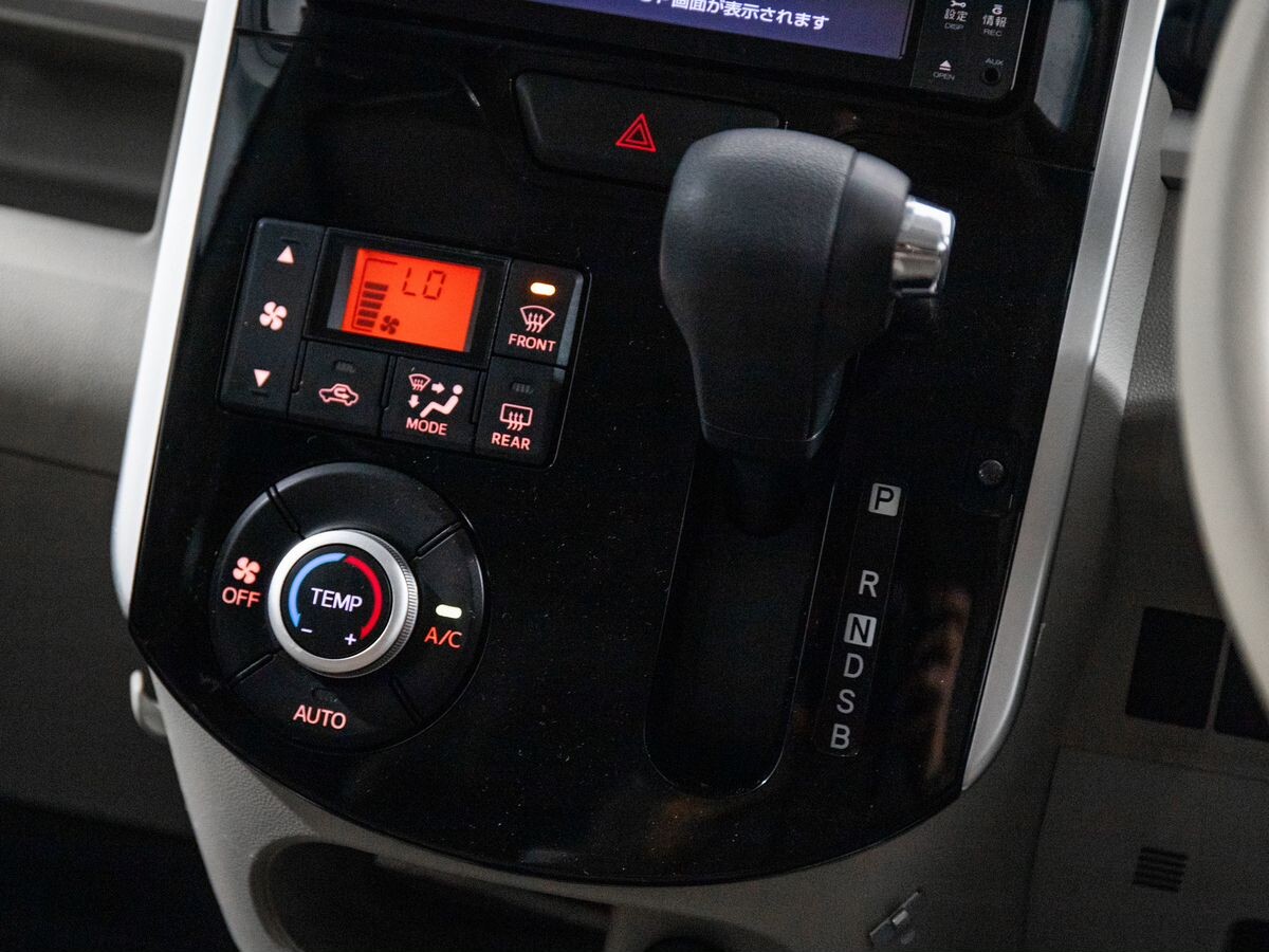 Daihatsu Tanto 2018 - фото автомобиля