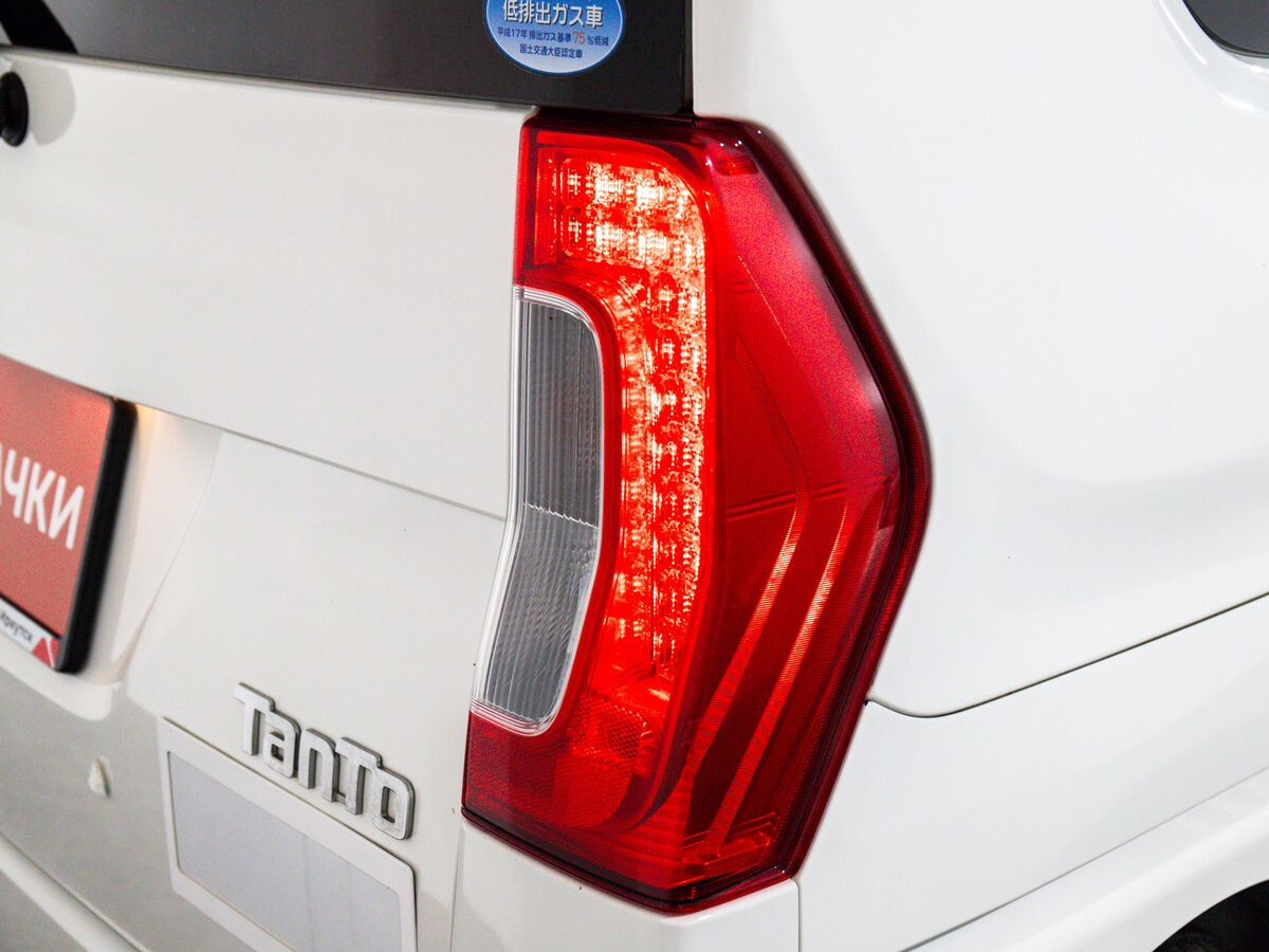 Daihatsu Tanto 2018 - фото автомобиля