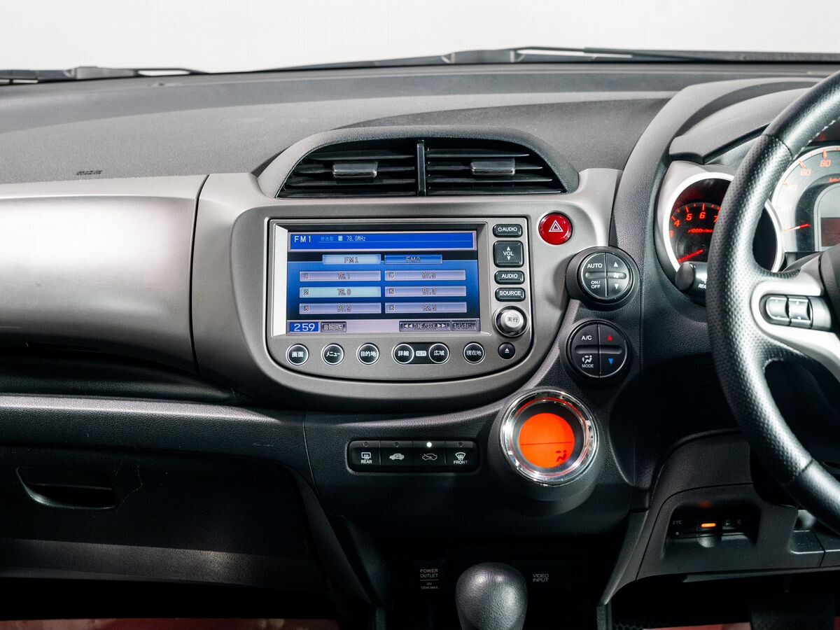 Honda Fit 2011 - фото автомобиля