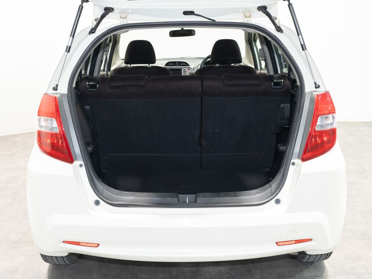 Honda Fit 2011 - фото автомобиля