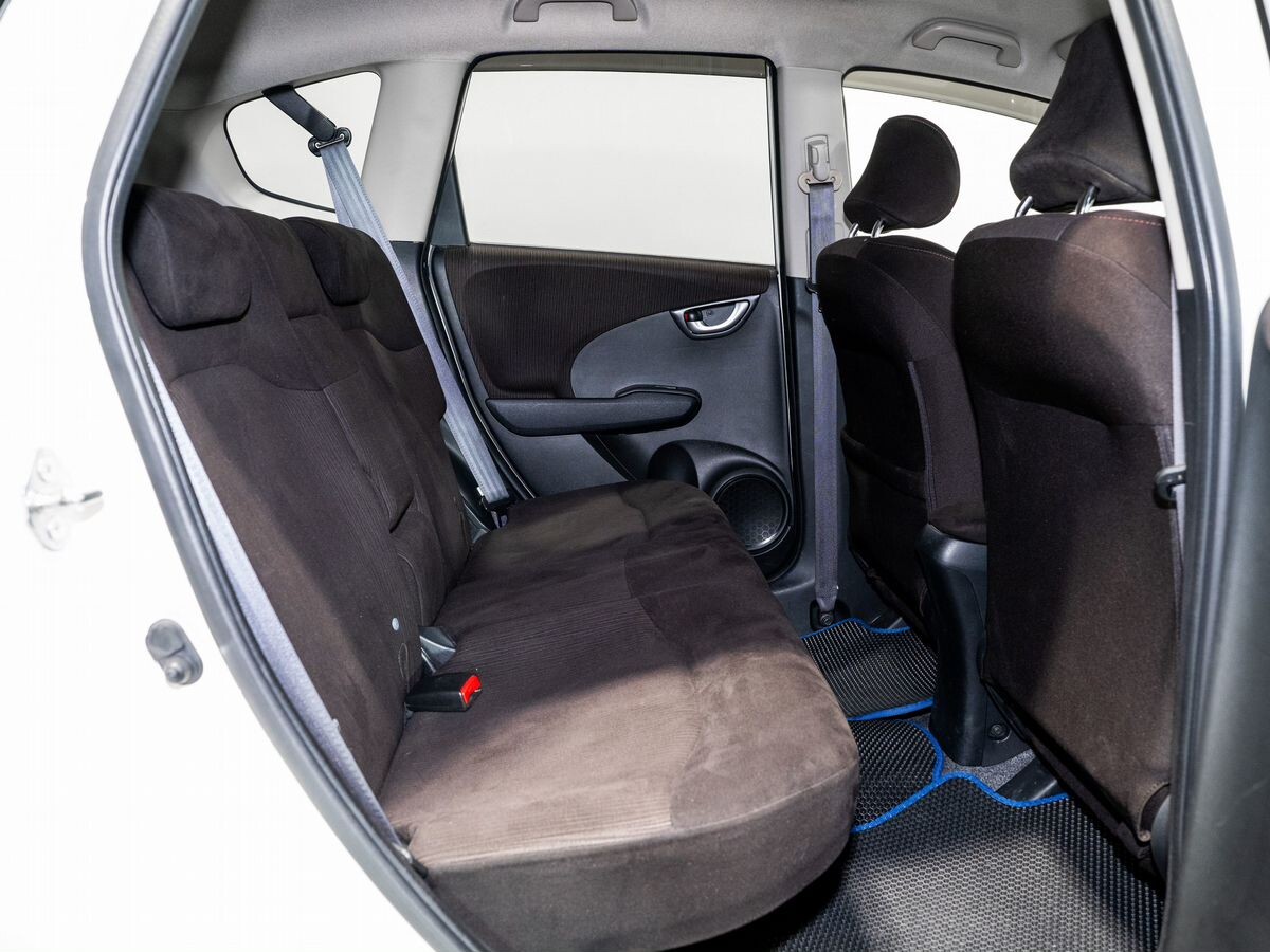 Honda Fit 2011 - фото автомобиля