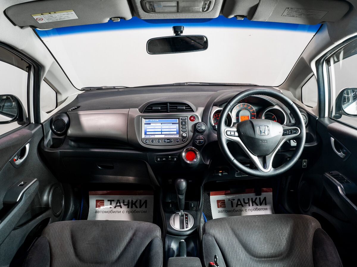 Honda Fit 2011 - фото автомобиля