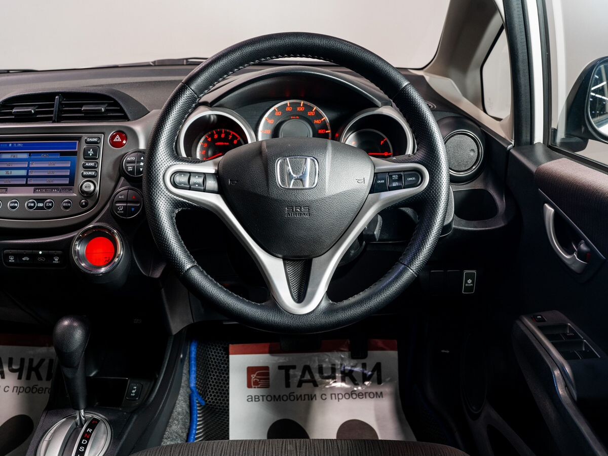 Honda Fit 2011 - фото автомобиля