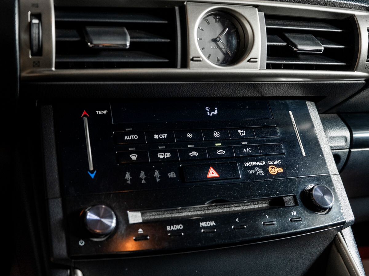 Lexus IS 2014 - фото автомобиля