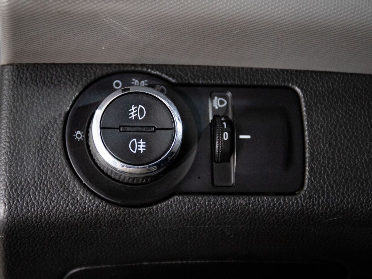 Chevrolet Aveo 2012 - фото автомобиля