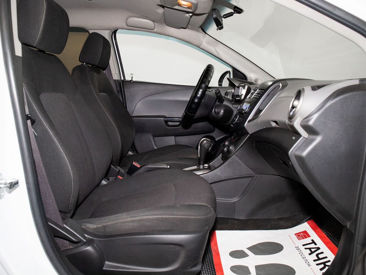 Chevrolet Aveo 2012 - фото автомобиля