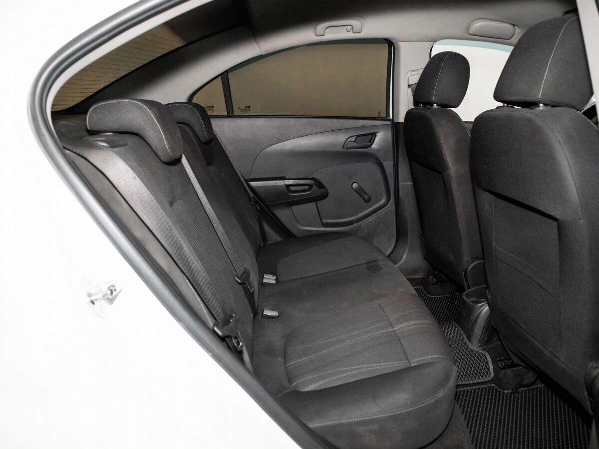 Chevrolet Aveo 2012 - фото автомобиля