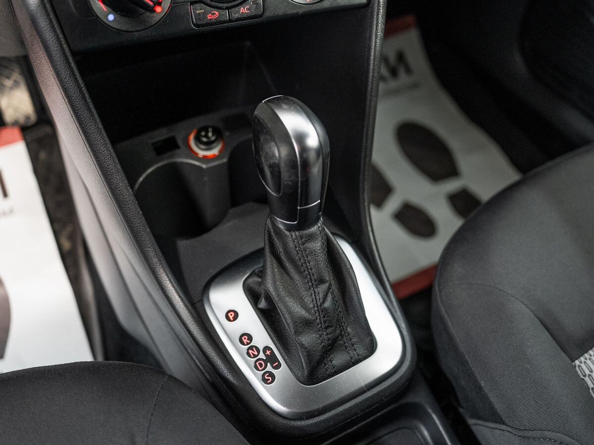 Volkswagen Polo 2013 - фото автомобиля