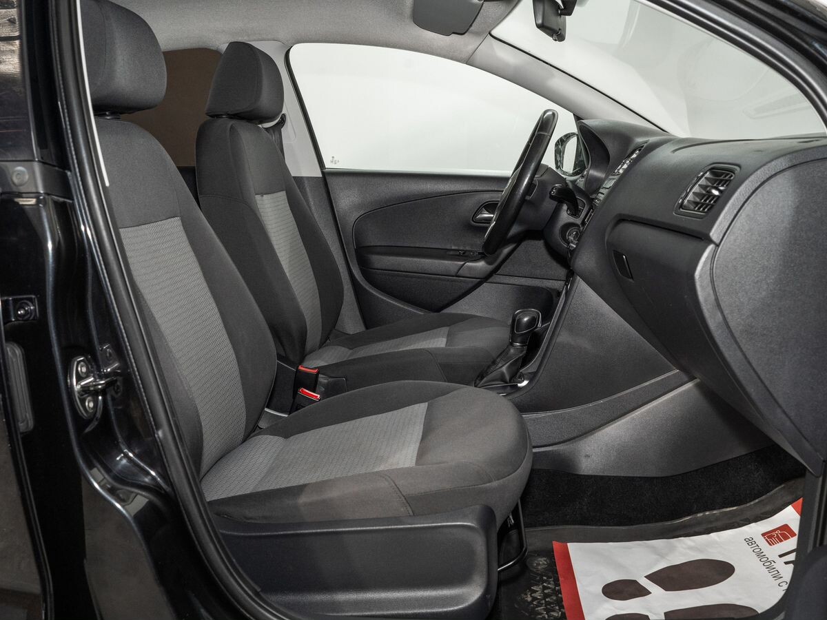 Volkswagen Polo 2013 - фото автомобиля