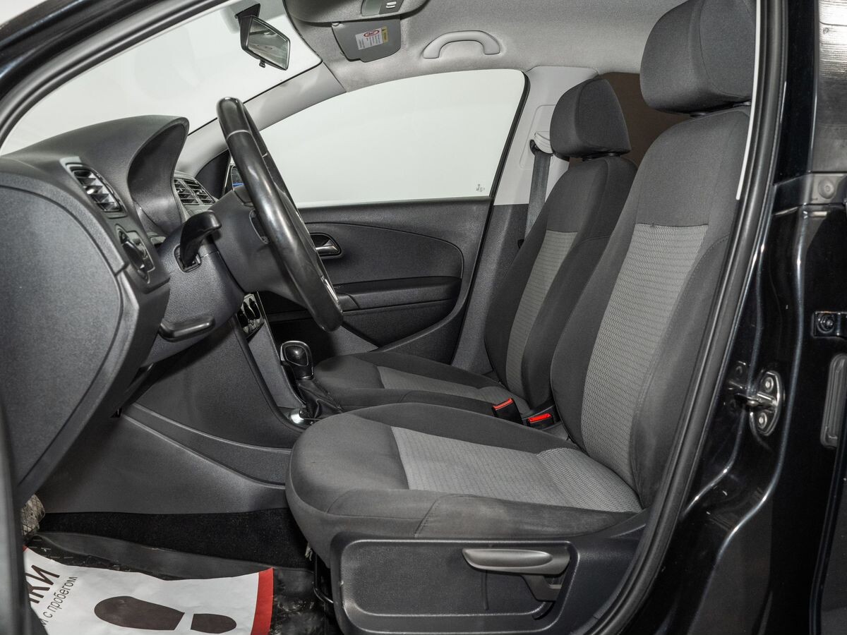 Volkswagen Polo 2013 - фото автомобиля