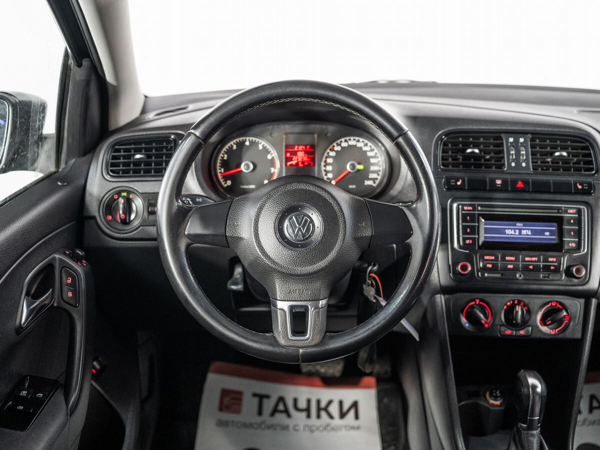Volkswagen Polo 2013 - фото автомобиля