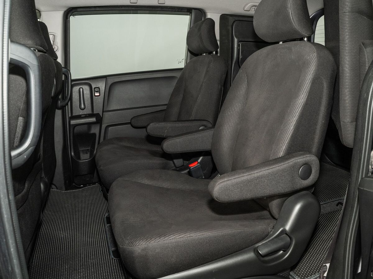 Honda Freed 2013 - фото автомобиля