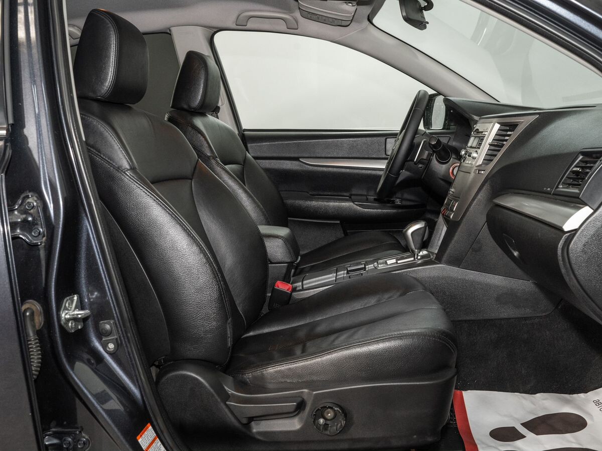 Subaru Legacy 2011 - фото автомобиля