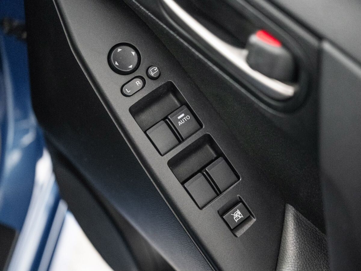 Mazda Axela 2012 - фото автомобиля