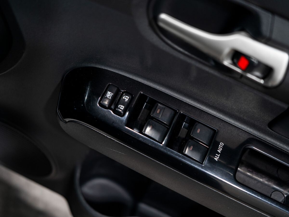 Toyota Corolla Rumion 2013 - фото автомобиля