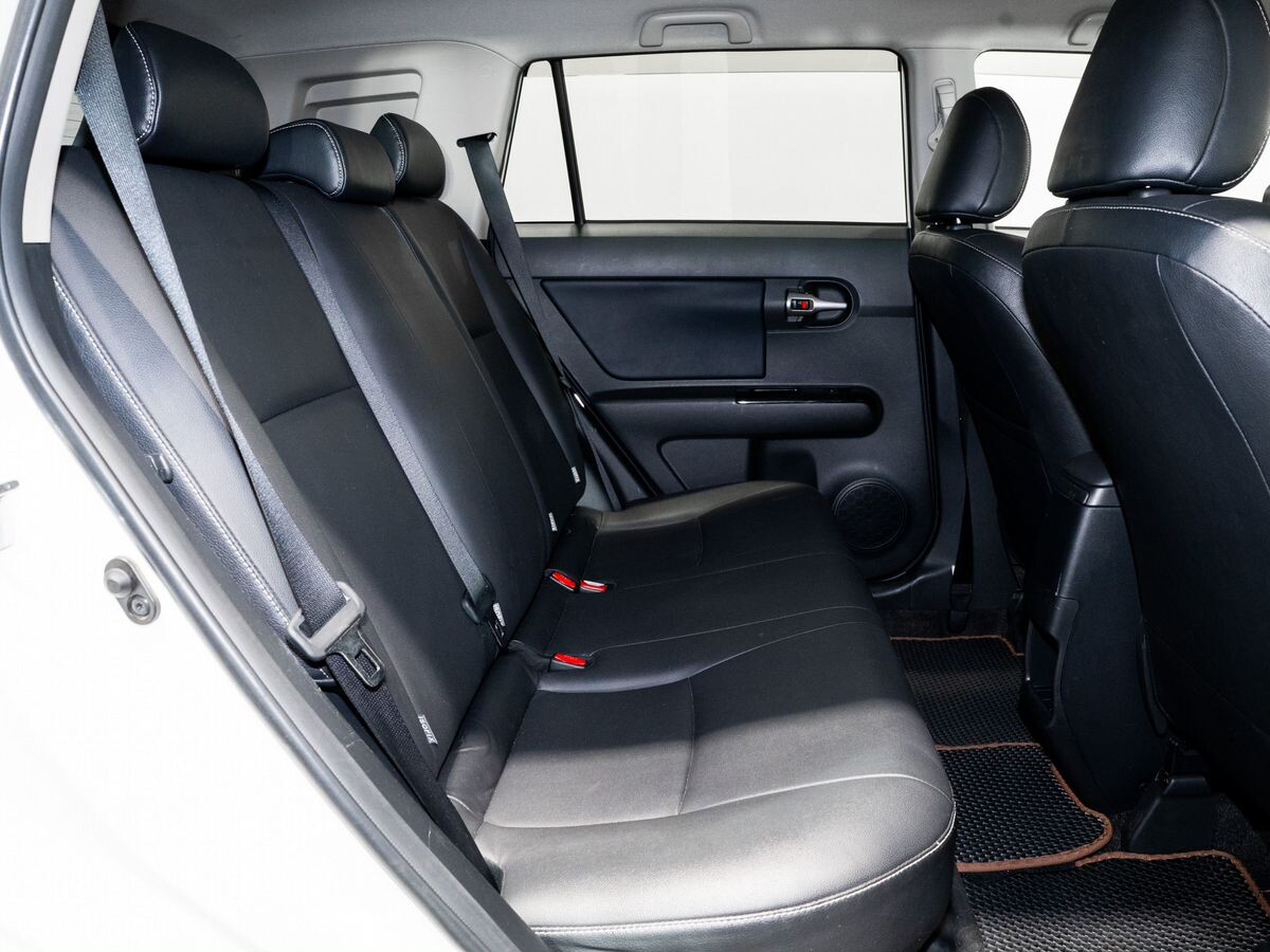 Toyota Corolla Rumion 2013 - фото автомобиля