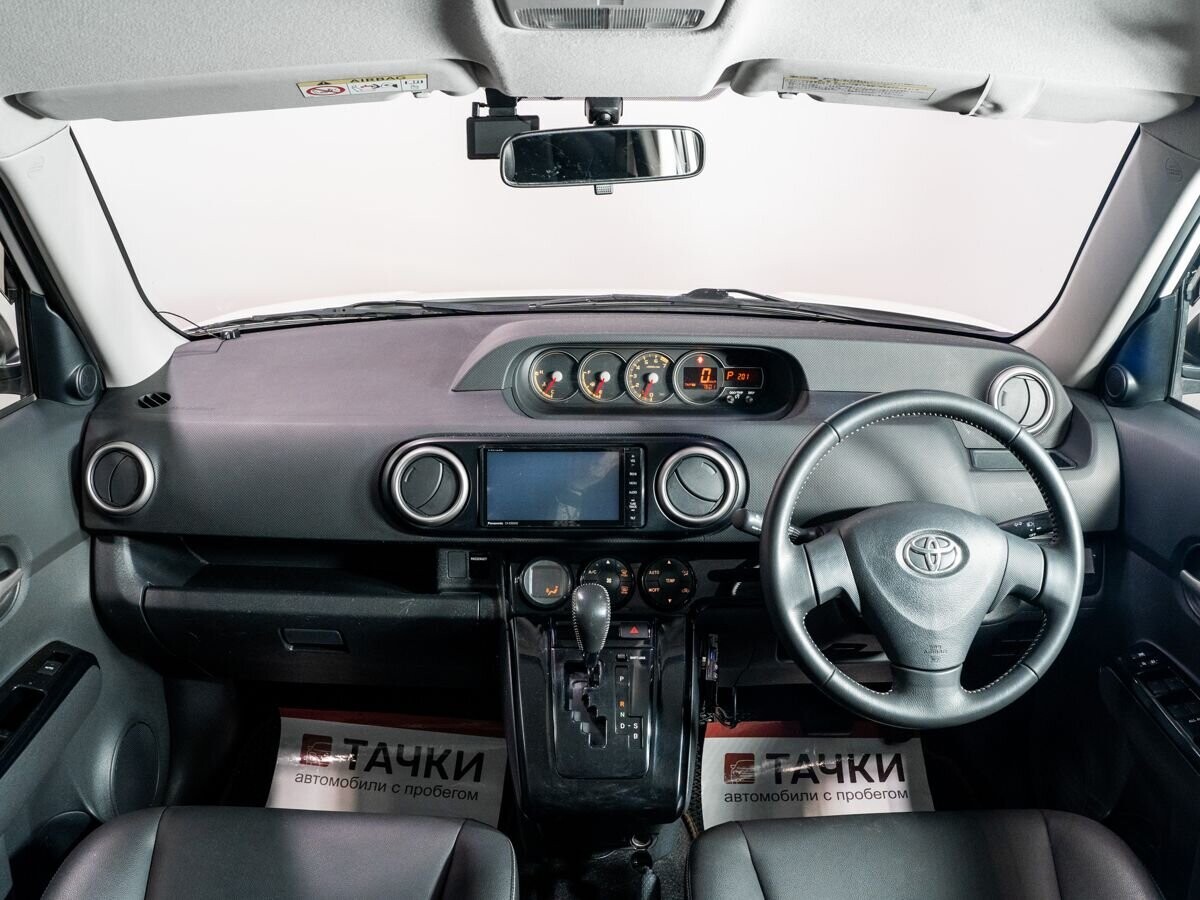 Toyota Corolla Rumion 2013 - фото автомобиля