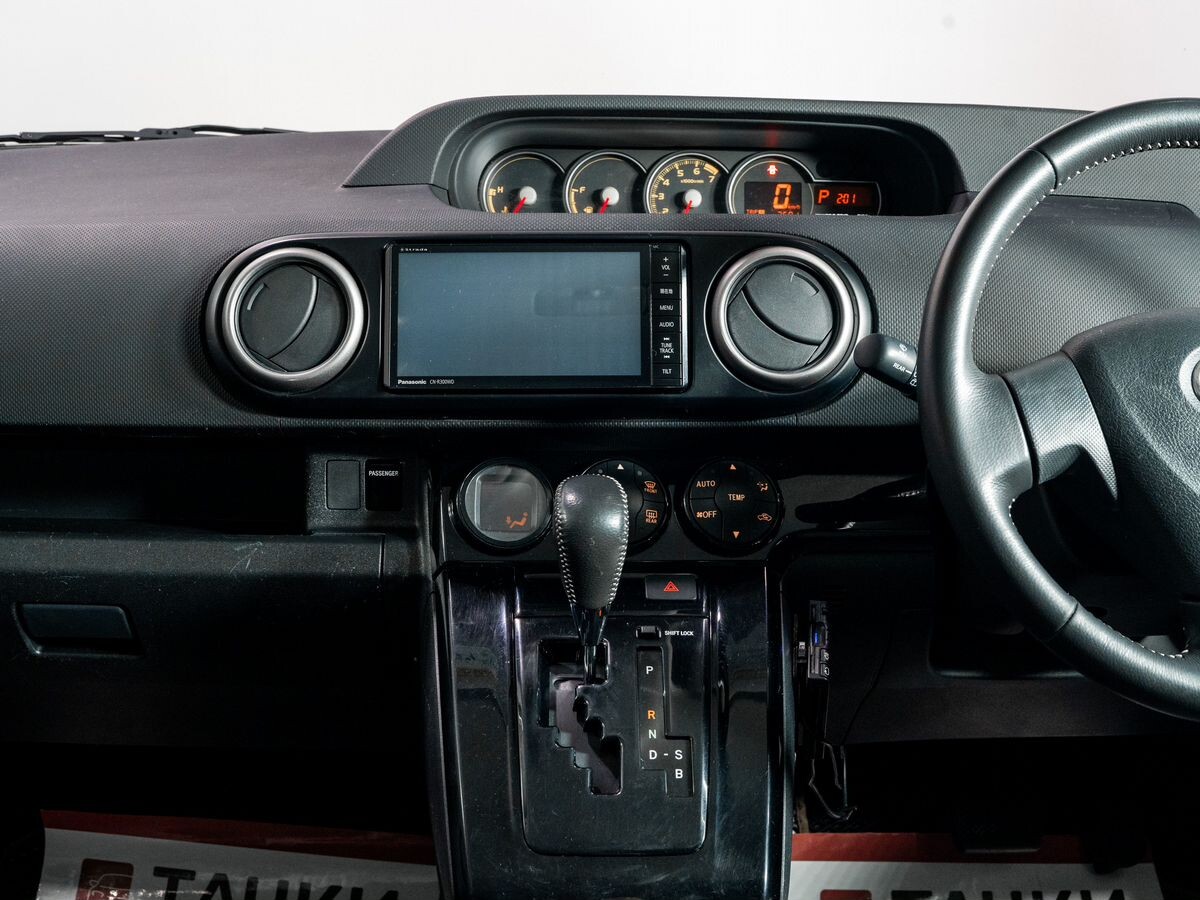 Toyota Corolla Rumion 2013 - фото автомобиля