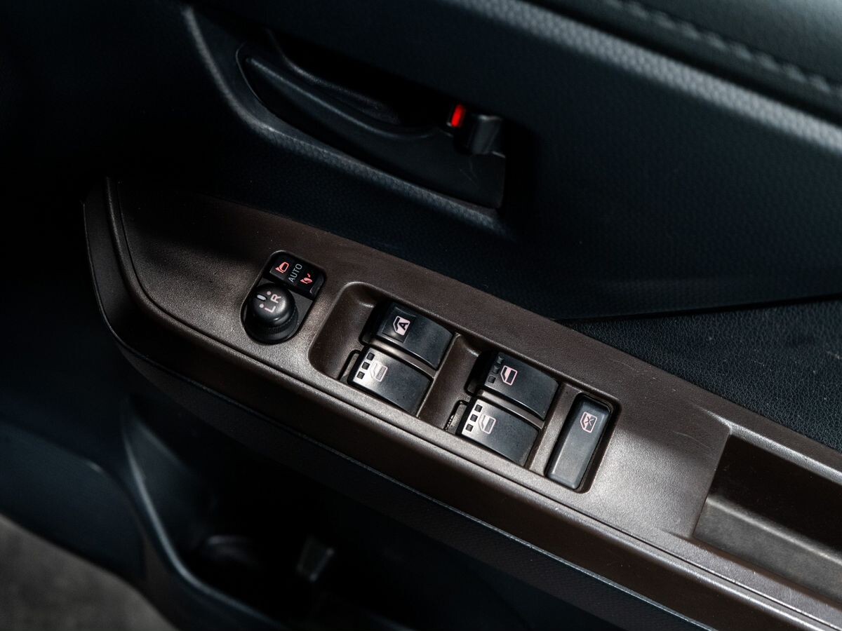 Toyota Tank 2017 - фото автомобиля