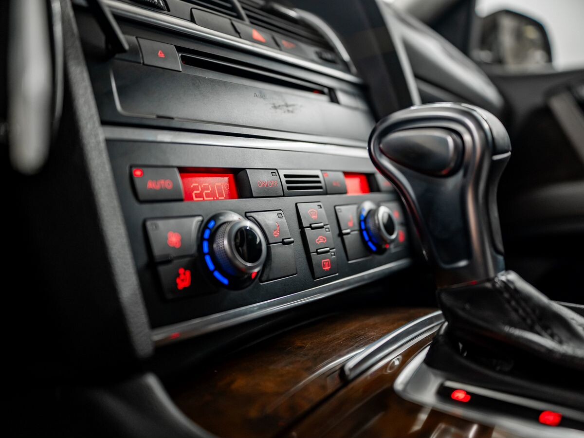 Audi Q7 2013 - фото автомобиля