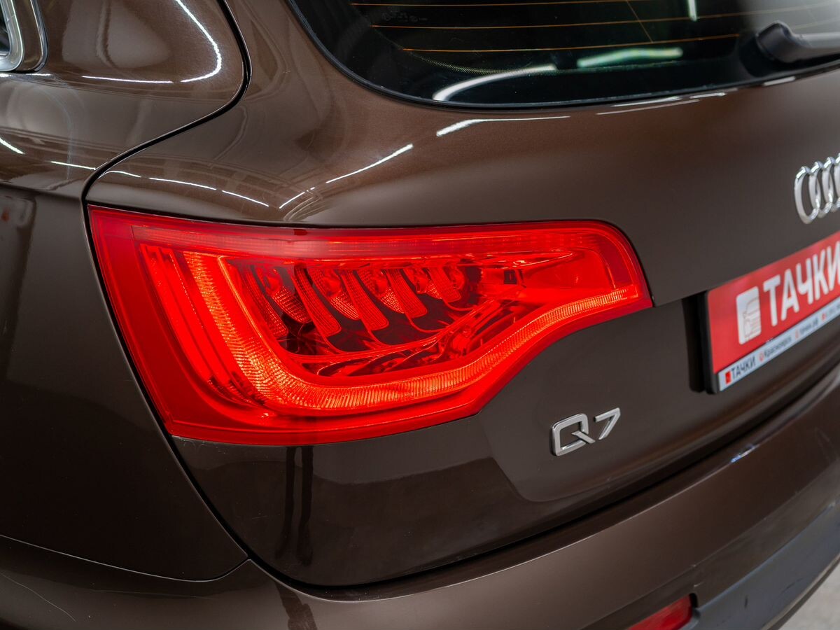 Audi Q7 2013 - фото автомобиля