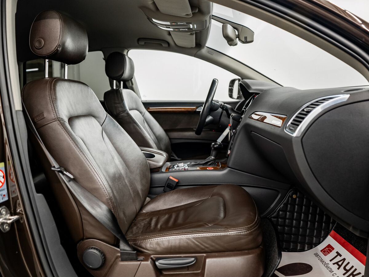 Audi Q7 2013 - фото автомобиля
