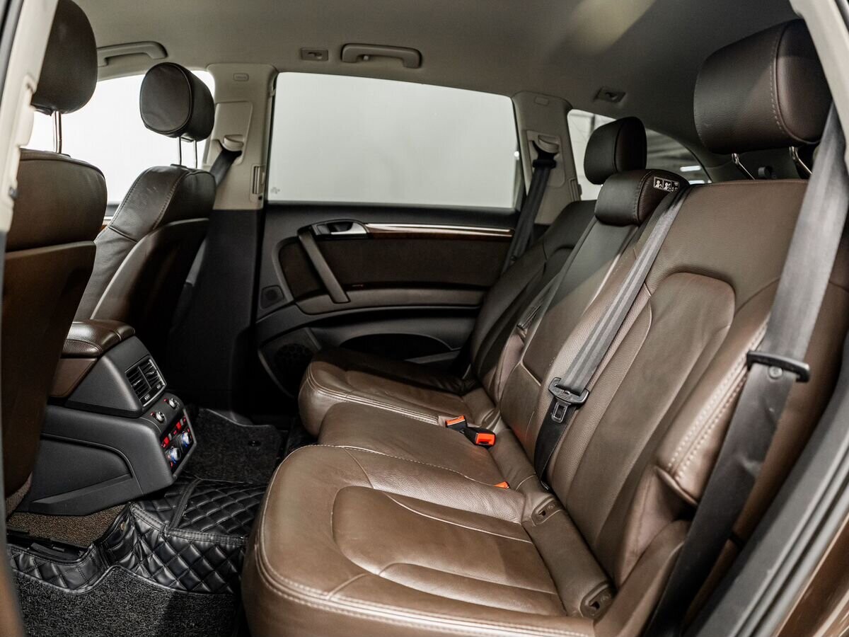 Audi Q7 2013 - фото автомобиля