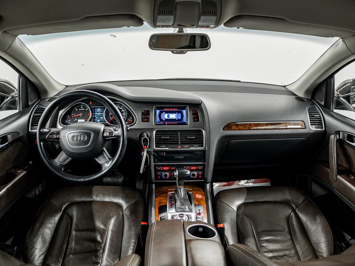 Audi Q7 2013 - фото автомобиля