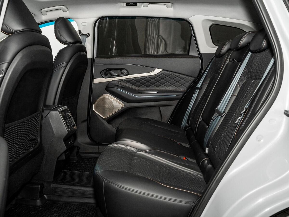 Exeed TXL 2022 - фото автомобиля