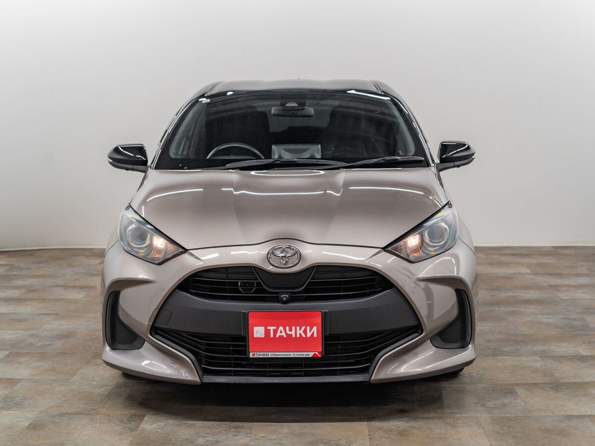 Toyota Yaris 2020 - фото автомобиля