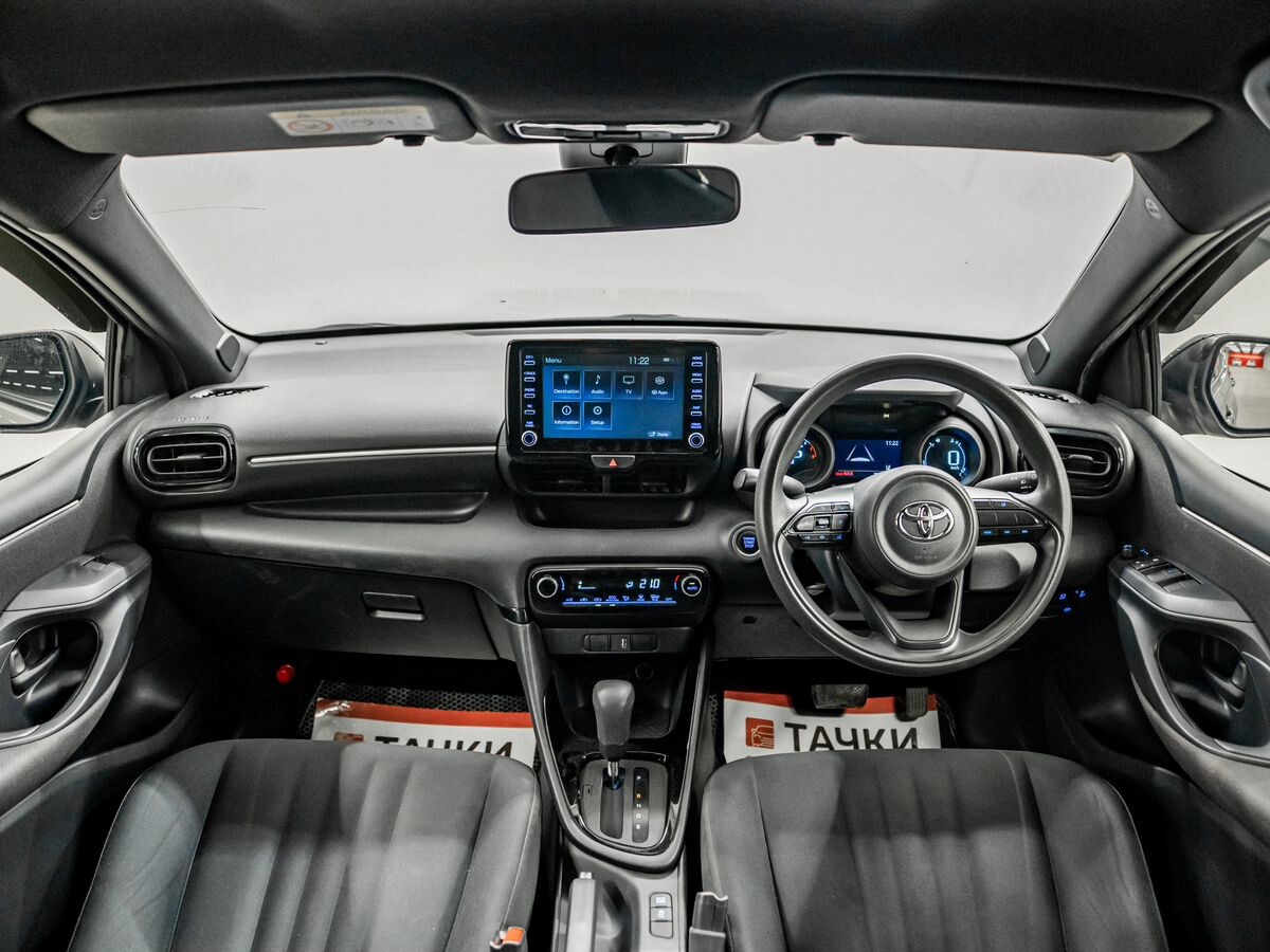 Toyota Yaris 2020 - фото автомобиля