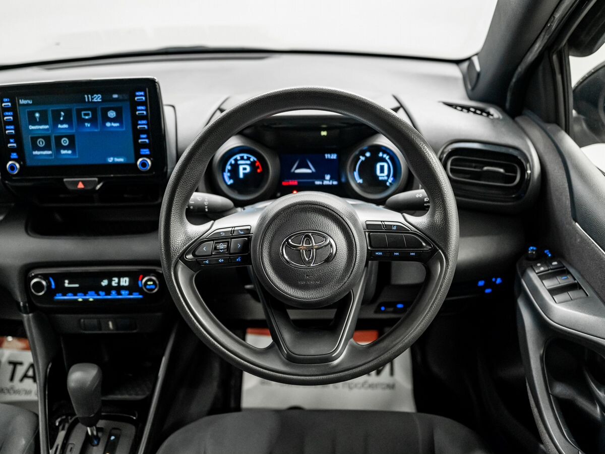 Toyota Yaris 2020 - фото автомобиля