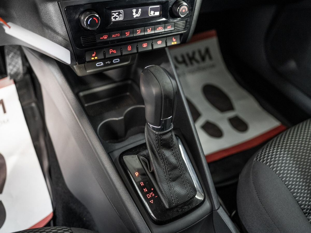 Volkswagen Polo 2020 - фото автомобиля