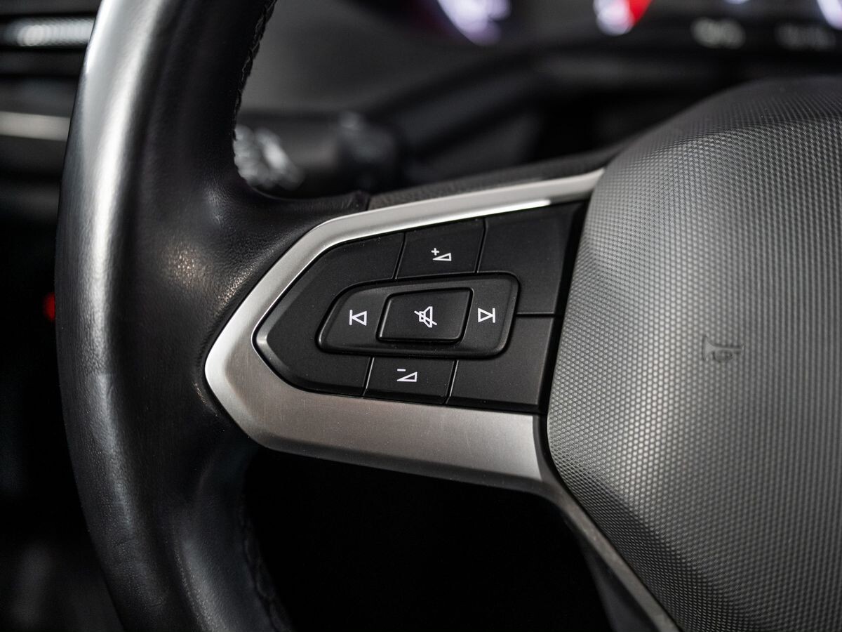 Volkswagen Polo 2020 - фото автомобиля