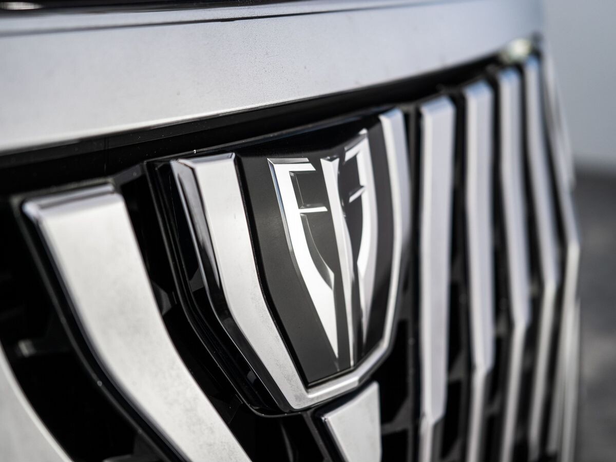 Toyota Esquire 2018 - фото автомобиля