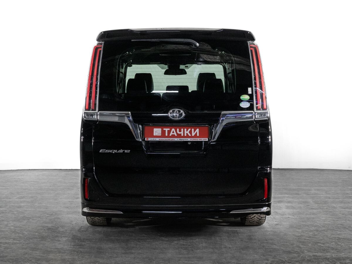 Toyota Esquire 2018 - фото автомобиля