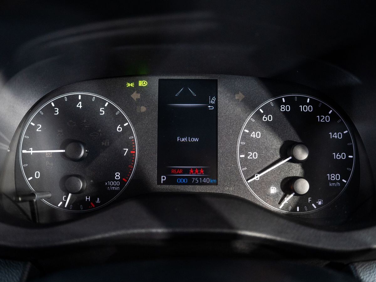 Toyota Yaris 2021 - фото автомобиля