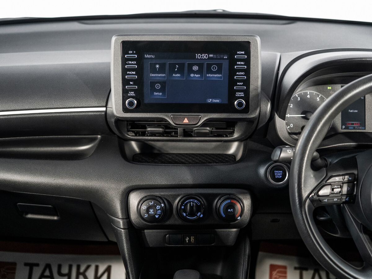 Toyota Yaris 2021 - фото автомобиля